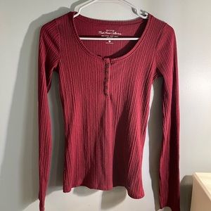 Hollister Must Have Collection XS burgundy shirt